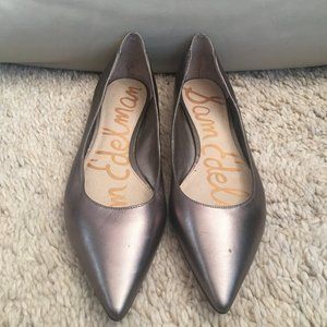 Sam Edelman Pointy Toe Silver Flats, 10